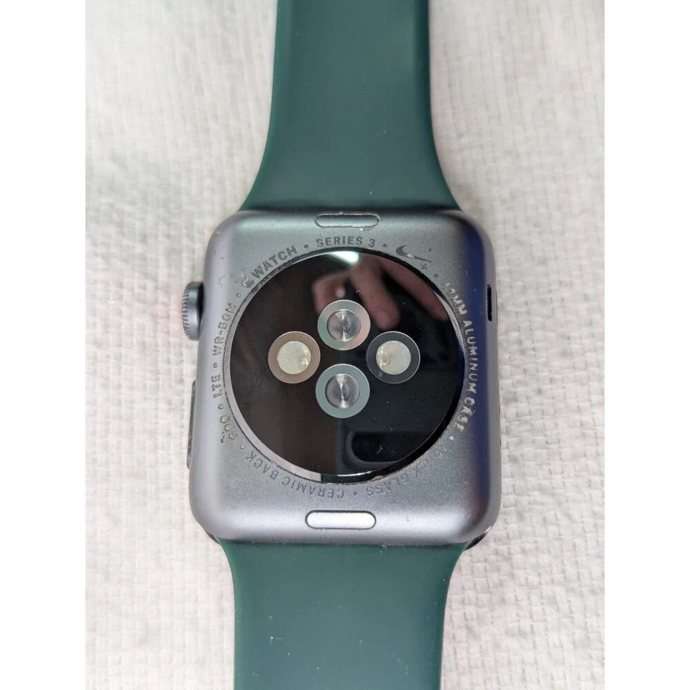 Apple Watch Series 3 42mm Space Gray Aluminum Case Green Sport Band **UNTESTED**